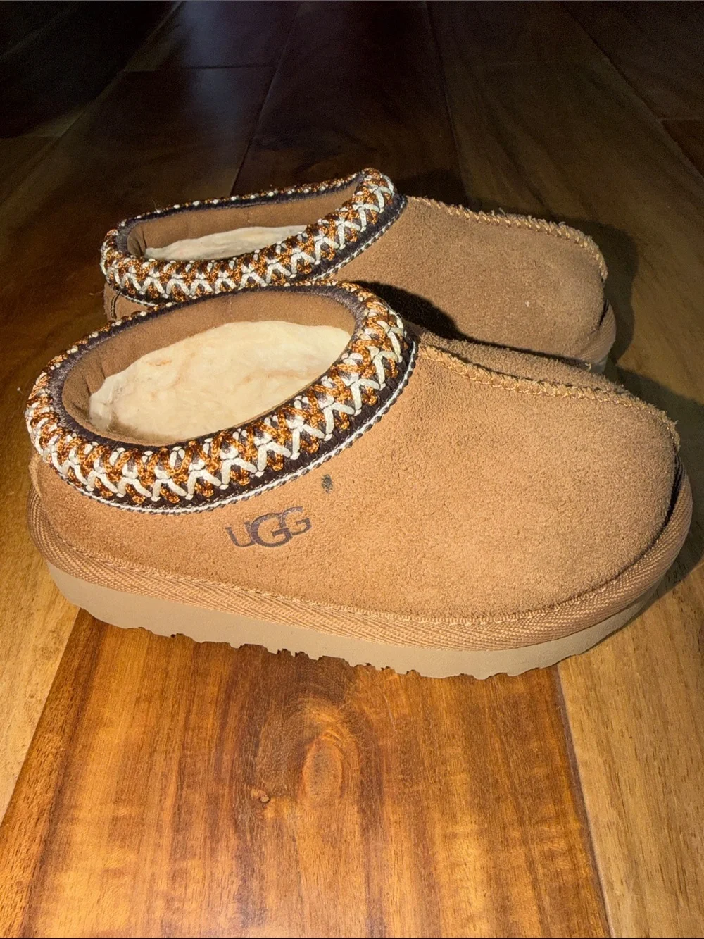 UGG Kids Suede Tasman Slippers in Chestnut Brown Size 7